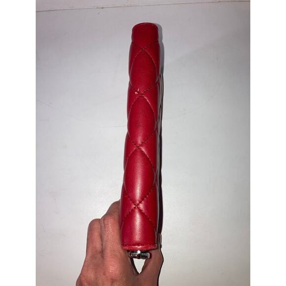 MICHAEL KORS, LARGE RED LEATHER QUILTED ZIP AROUND WALELT - Picture 5 of 16